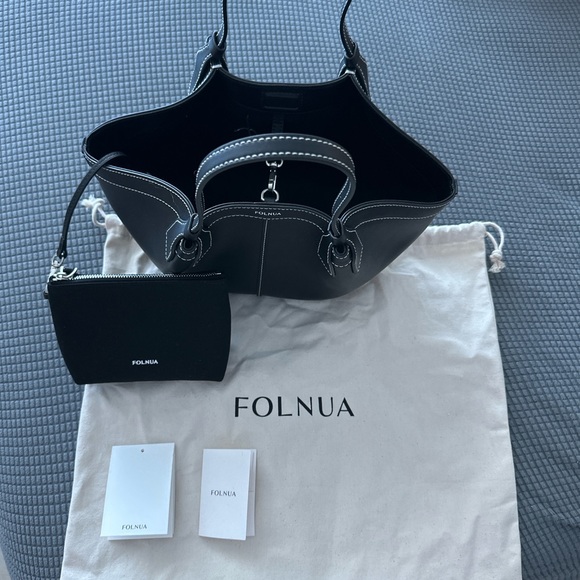 FOLNUA
Mini Shell Bag_Black-Stitch - Picture 3 of 11